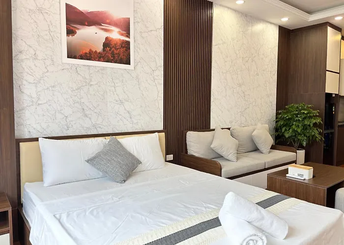 Light Filled Apartment-City View